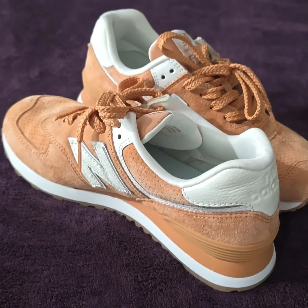 New Balance 574 Sample Sneakers - Picture 4 of 8